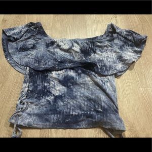 Over the shoulders crop top